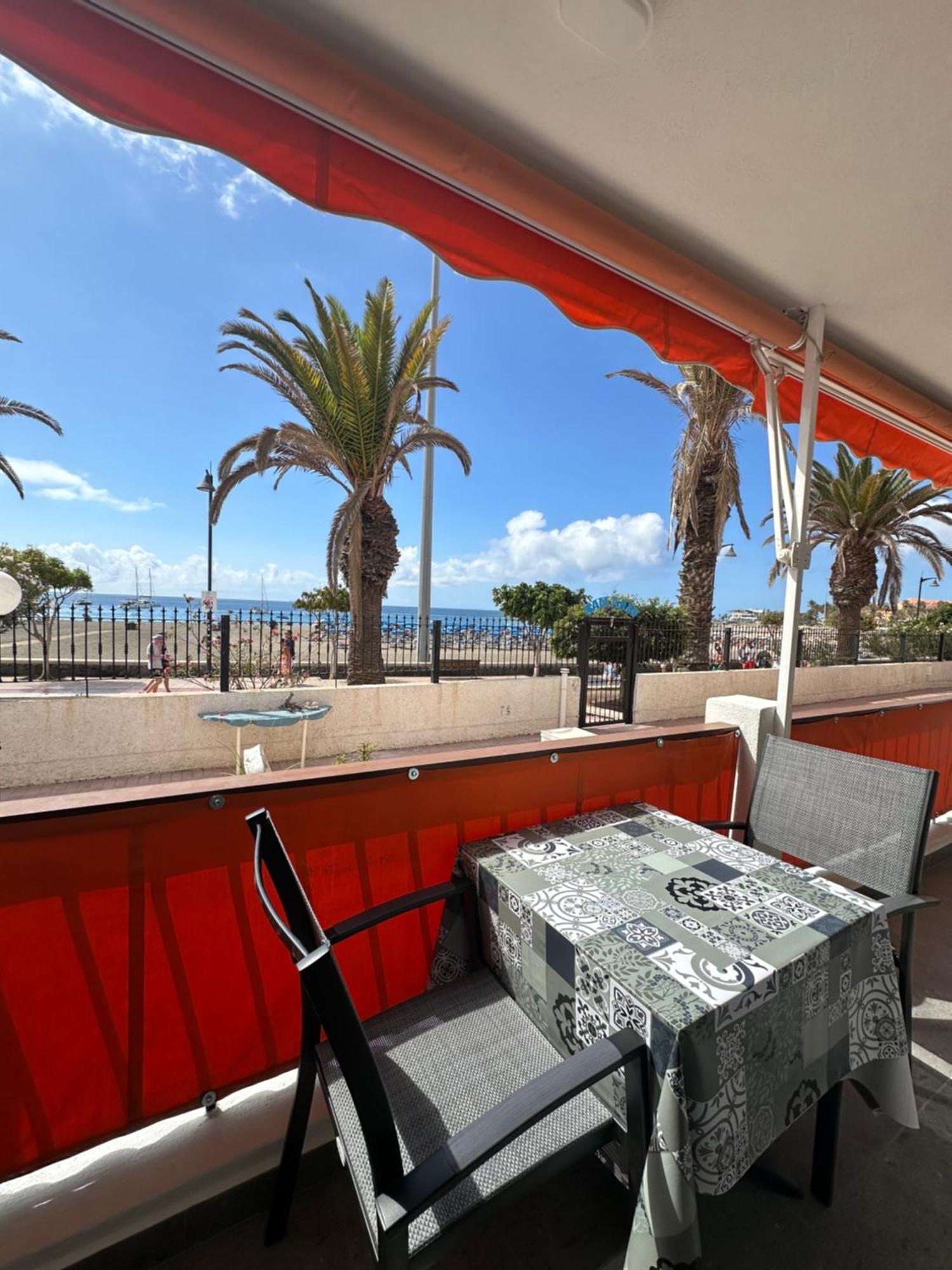 En Playa Las Vistas. Veramar. Free Parking, Pool! Los Cristianos  Dış mekan fotoğraf