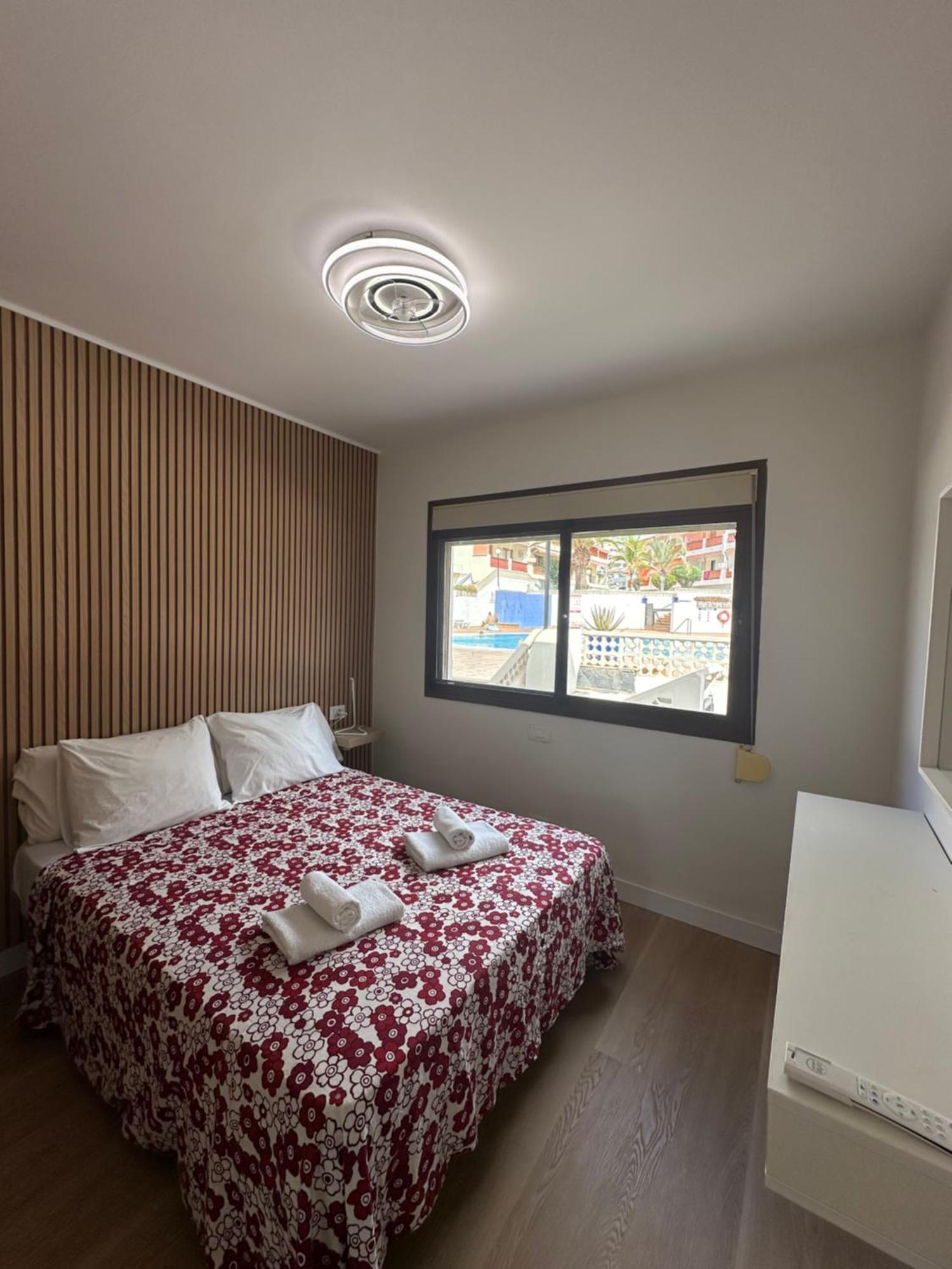 En Playa Las Vistas. Veramar. Free Parking, Pool! Los Cristianos  Dış mekan fotoğraf
