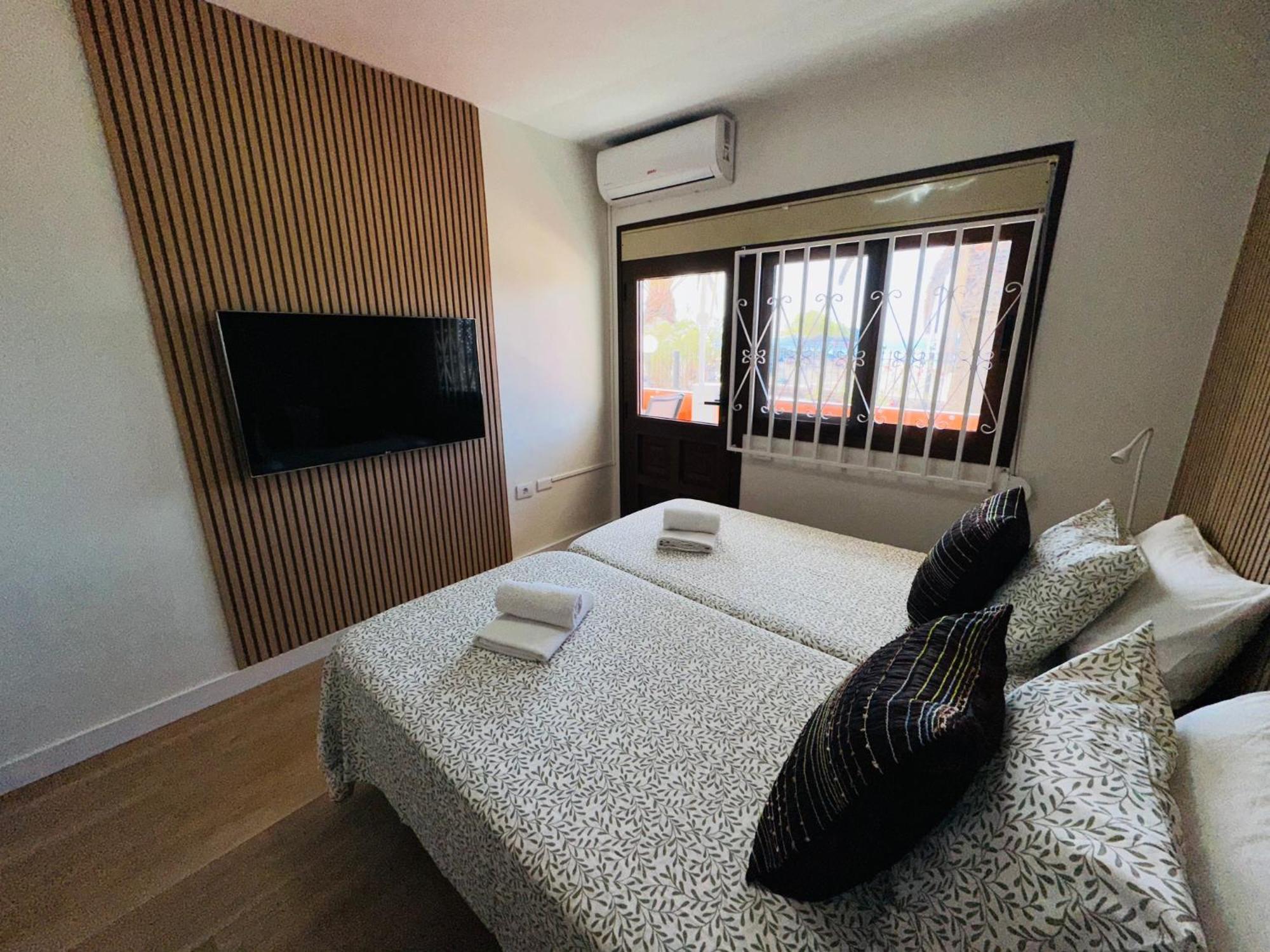 En Playa Las Vistas. Veramar. Free Parking, Pool! Los Cristianos  Dış mekan fotoğraf