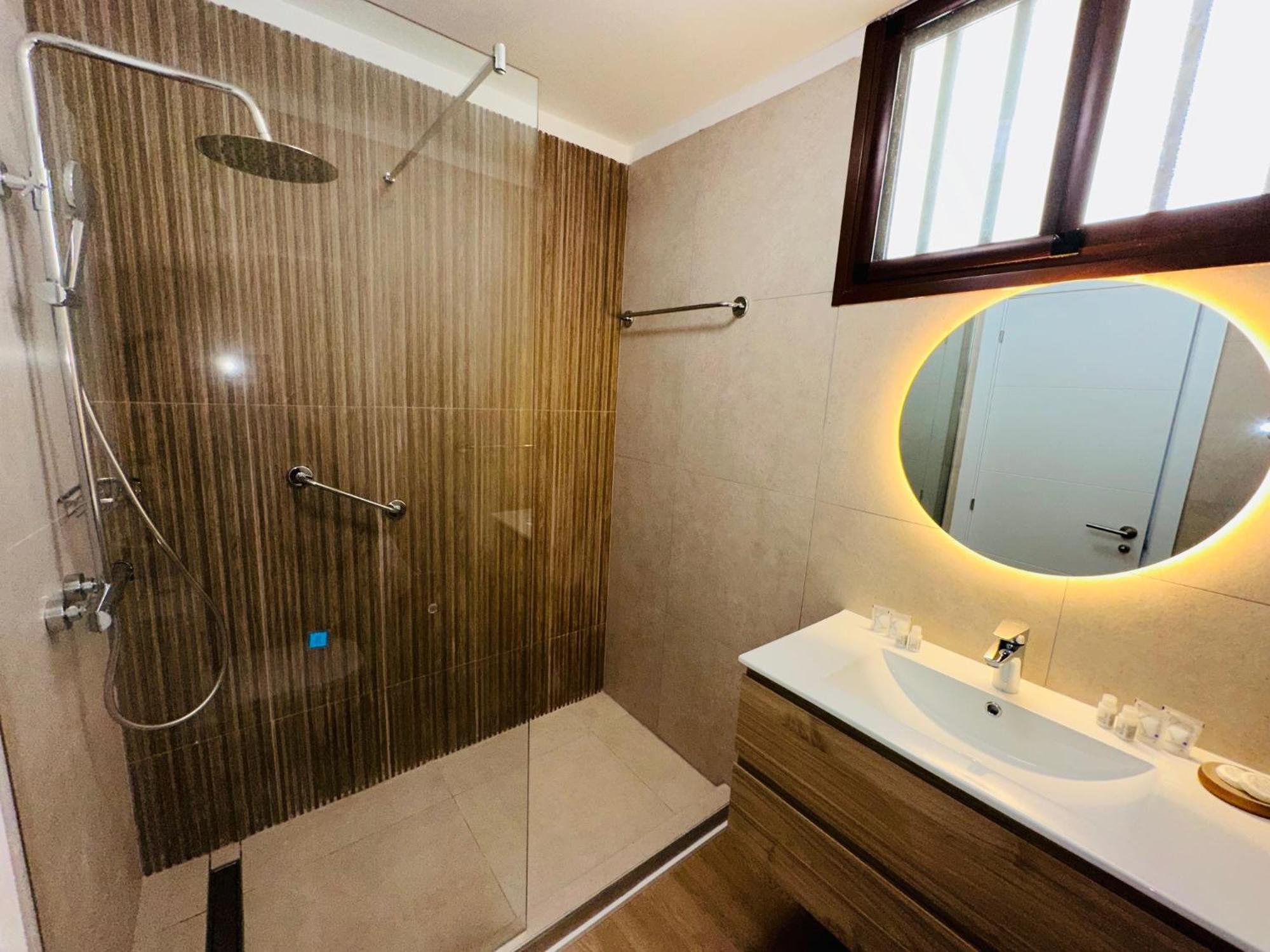 En Playa Las Vistas. Veramar. Free Parking, Pool! Los Cristianos  Dış mekan fotoğraf